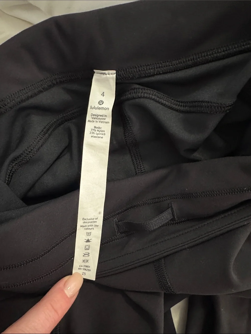 Lululemon Wunder Train w Pockets 25” inseam Black Size 4
